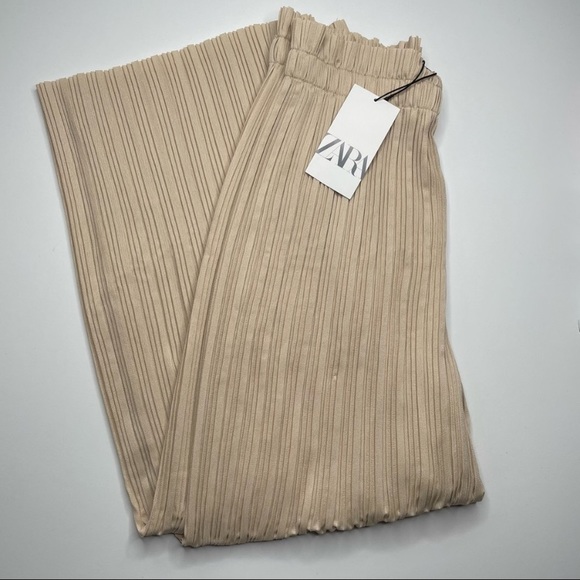 ZARA Cream Pleated wide leg Palazzo Pants M - Picture 4 of 9